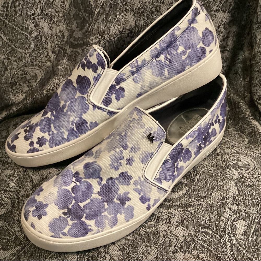 Michael Kors denim distressed floral slip on deck shoes - Picture 3 of 4